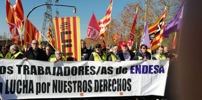 Concentració dels treballadors i treballadores d’Endesa per denunciar el bloqueig del conveni i la pèrdua de drets